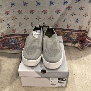 NIB Stylus slip on sneakers